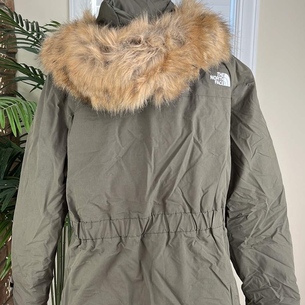 North Face Arctic Hooded Parka - Picture 4 of 9